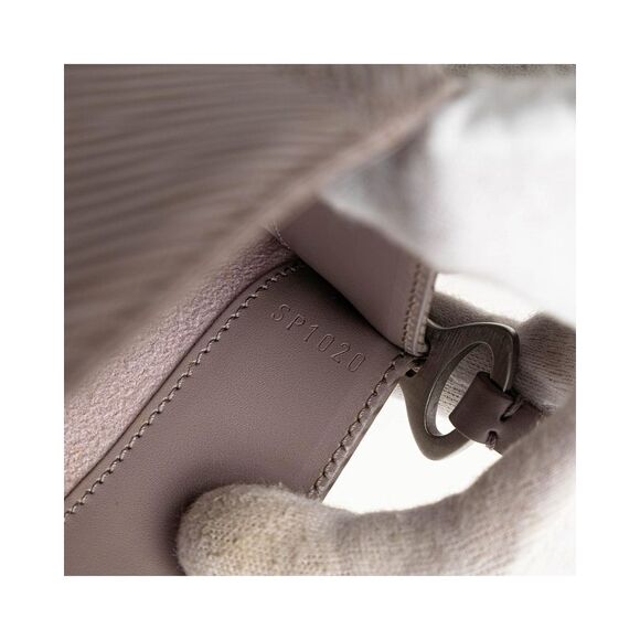 Pre Loved Louis Vuitton Epi Demi Lune Pochette - Picture 7 of 8